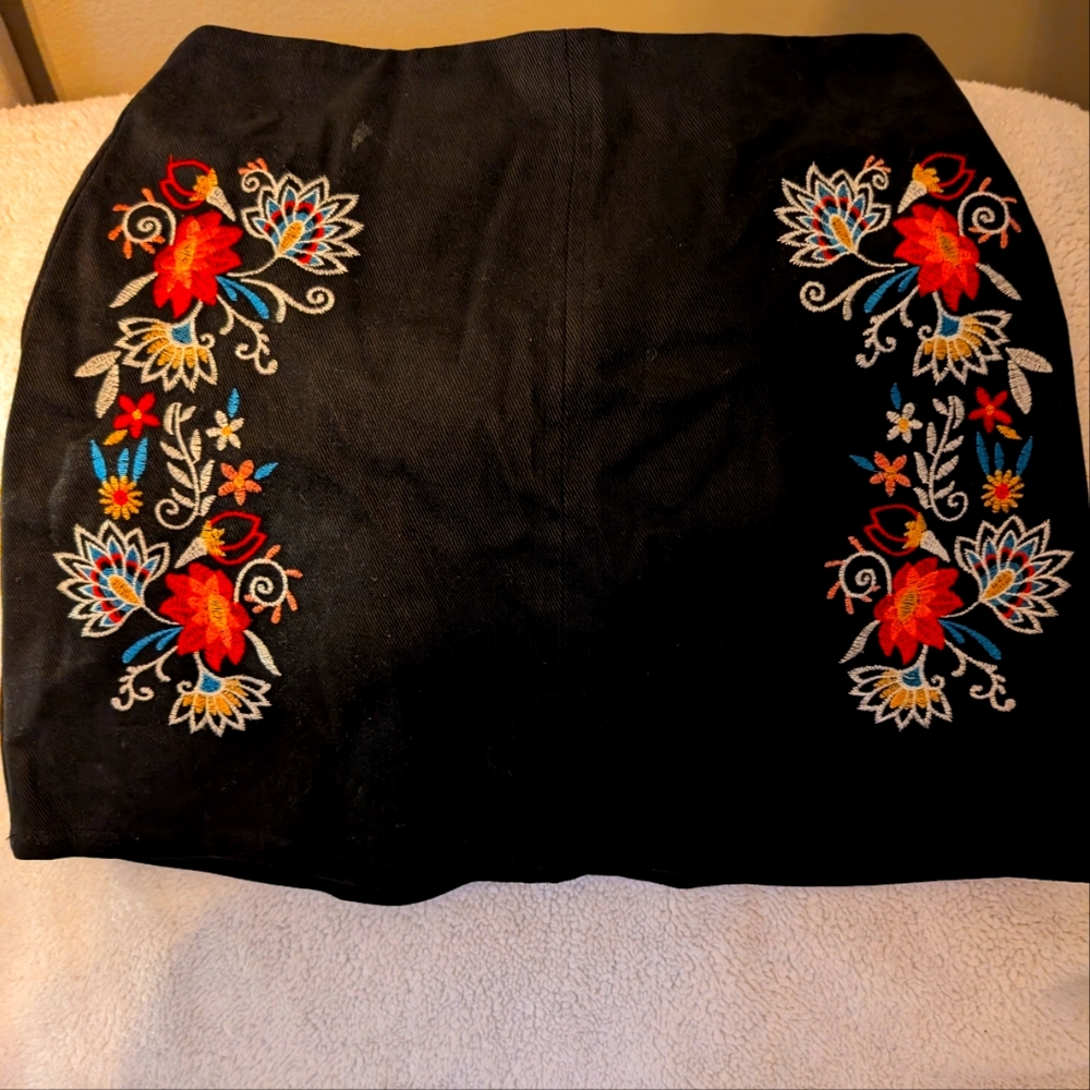 Youth embroidered skirt